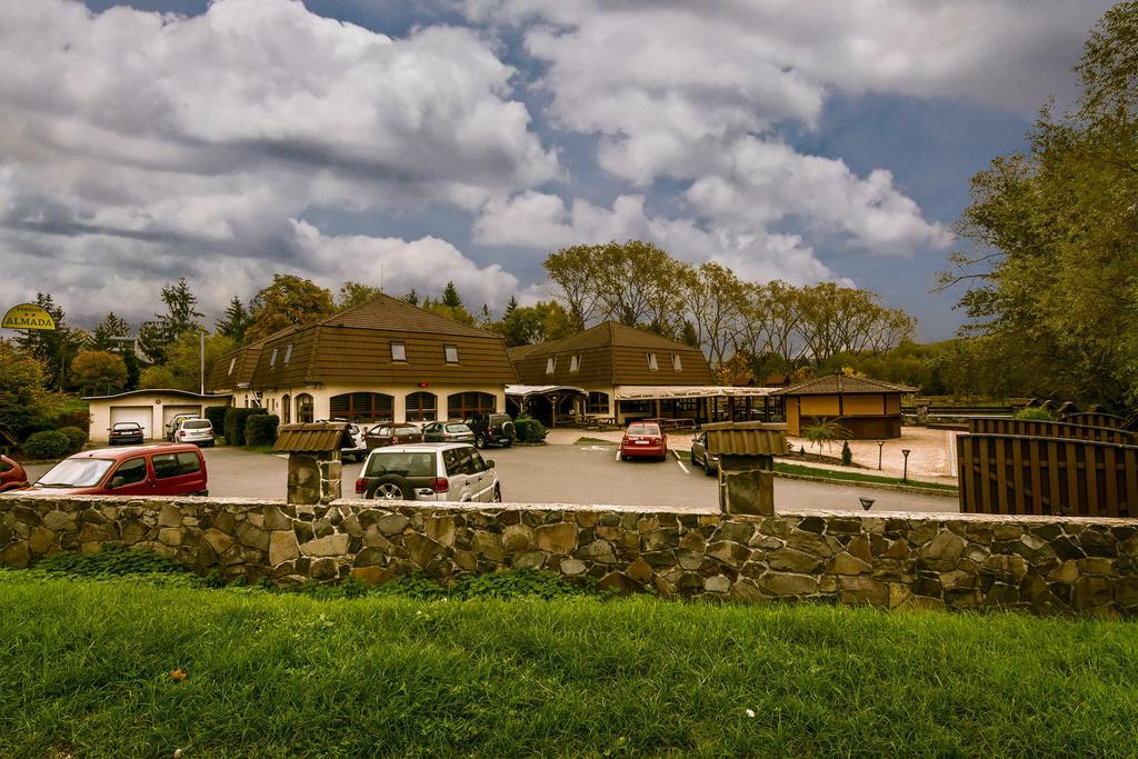 Penzion Almada Zvolen Extérieur photo