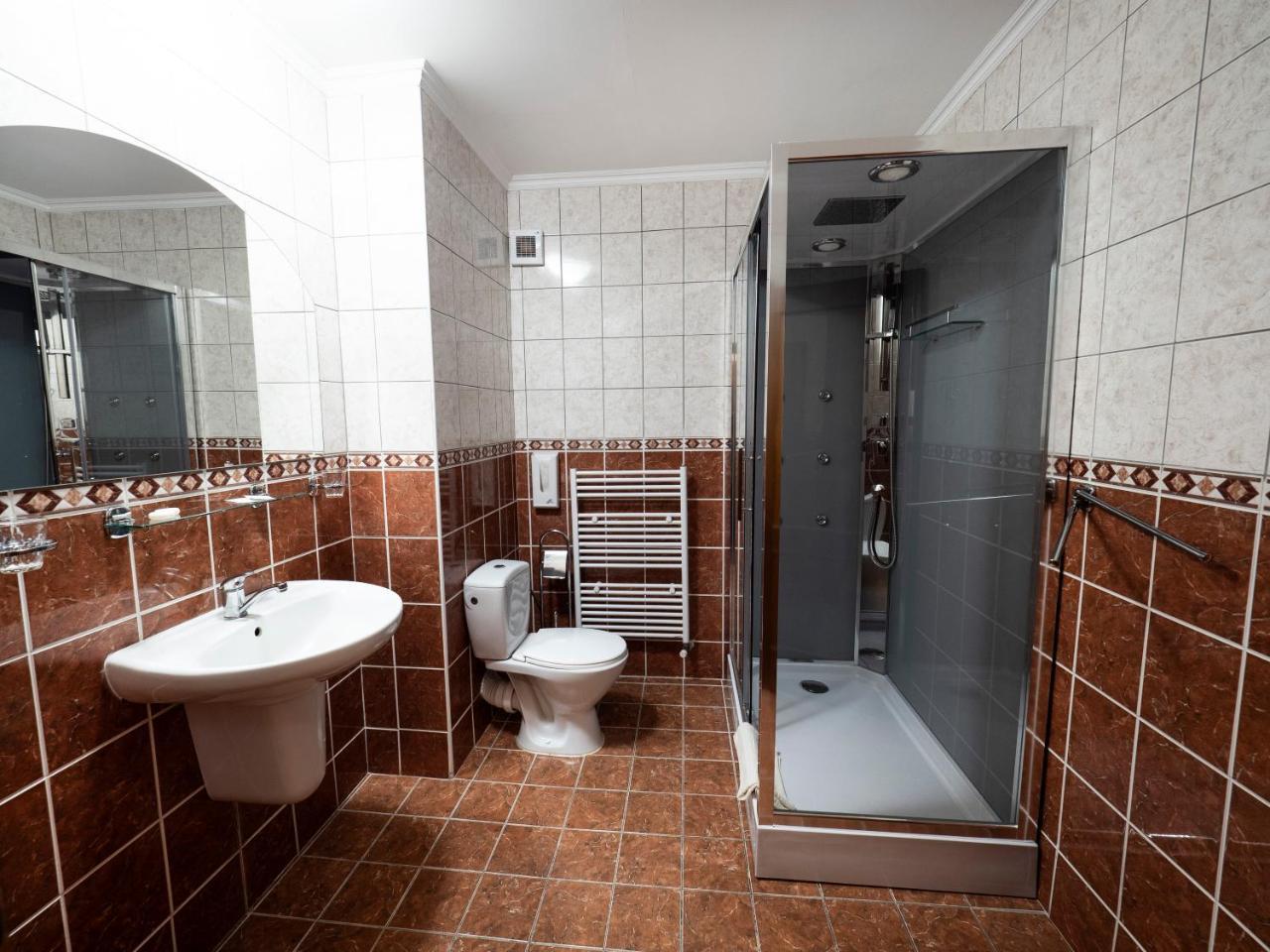 Penzion Almada Zvolen Extérieur photo