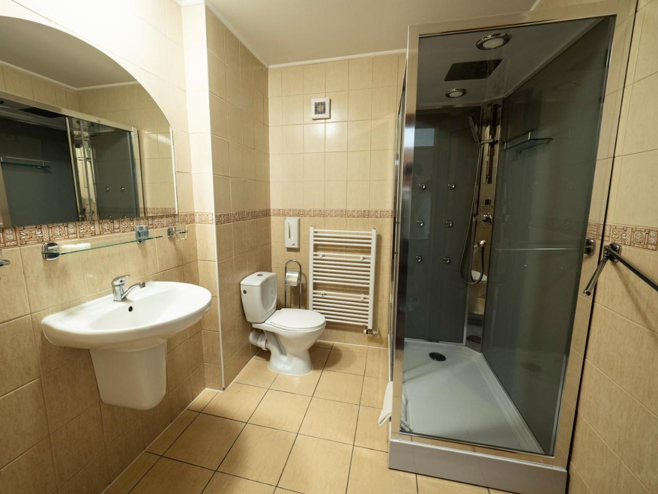 Penzion Almada Zvolen Extérieur photo