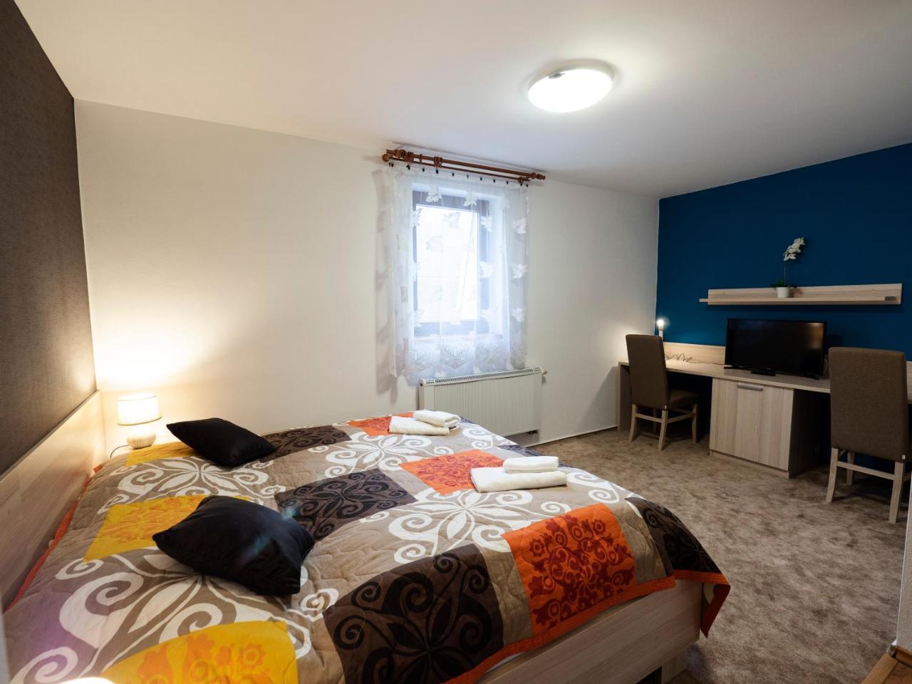 Penzion Almada Zvolen Extérieur photo