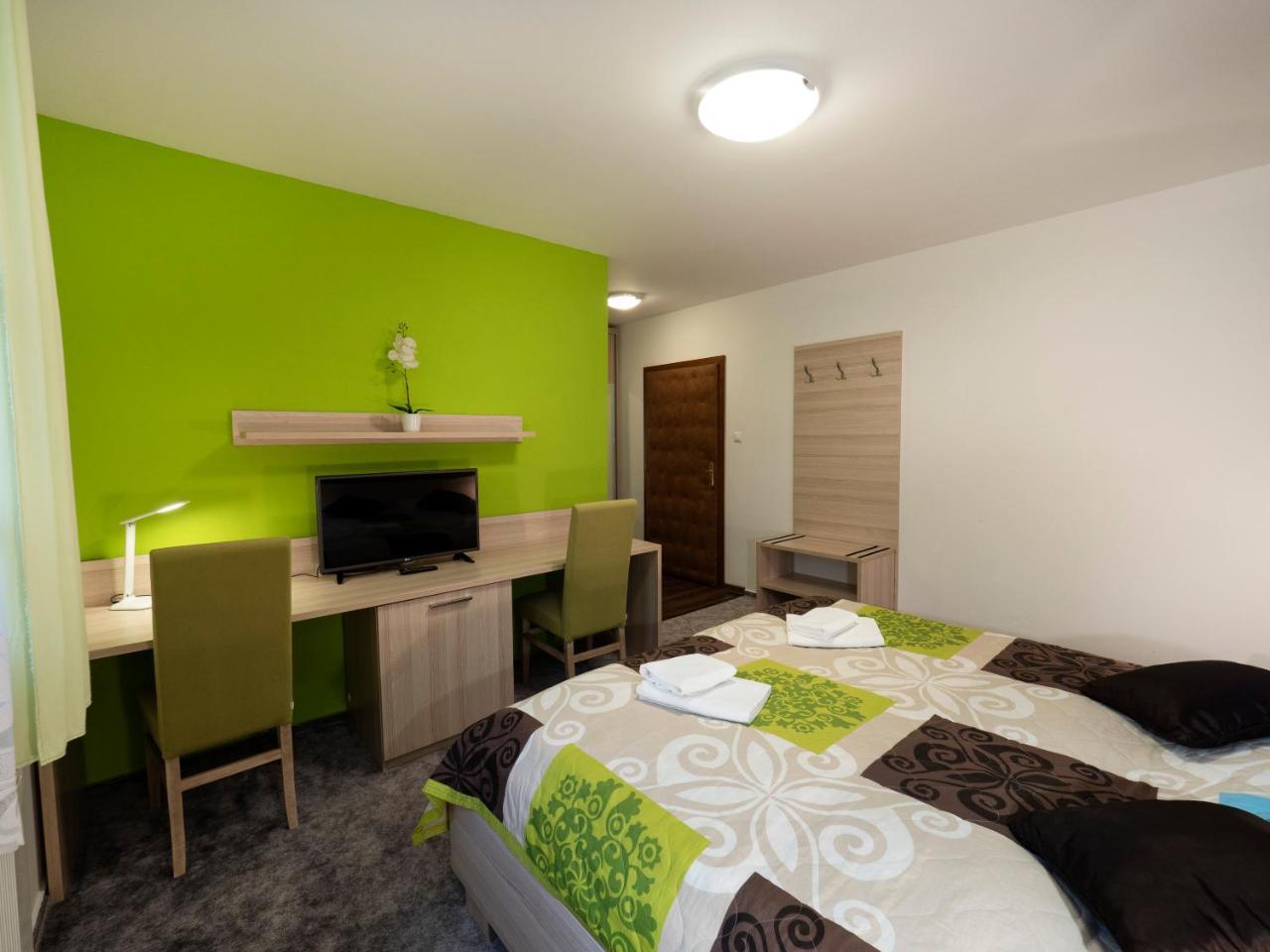 Penzion Almada Zvolen Extérieur photo