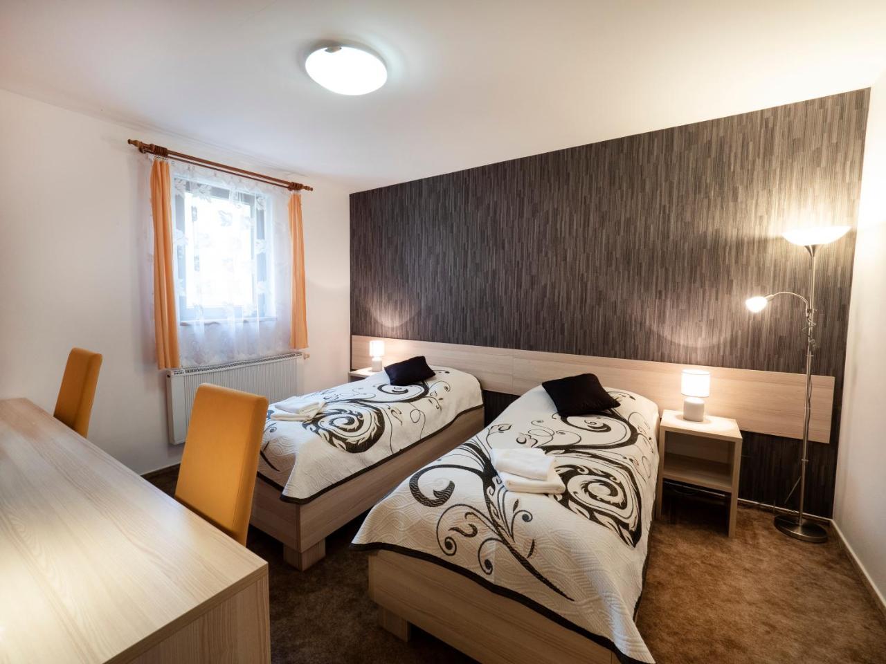 Penzion Almada Zvolen Extérieur photo