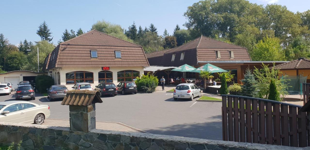 Penzion Almada Zvolen Extérieur photo